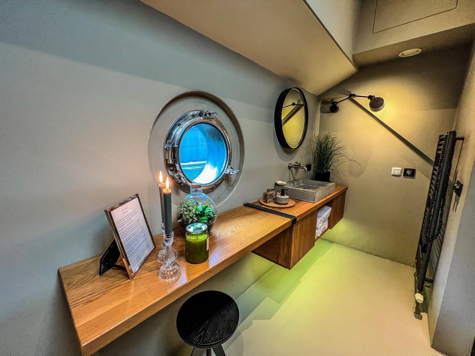 Boat & Boost Amsterdam Bed and Breakfast Exteriör bild